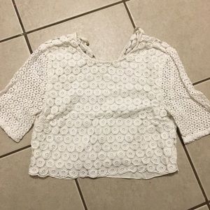 BOGO 50% 💜 White lace crop top
